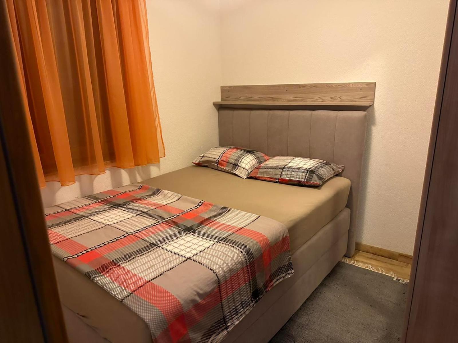 Apartman Edi Nin Esterno foto
